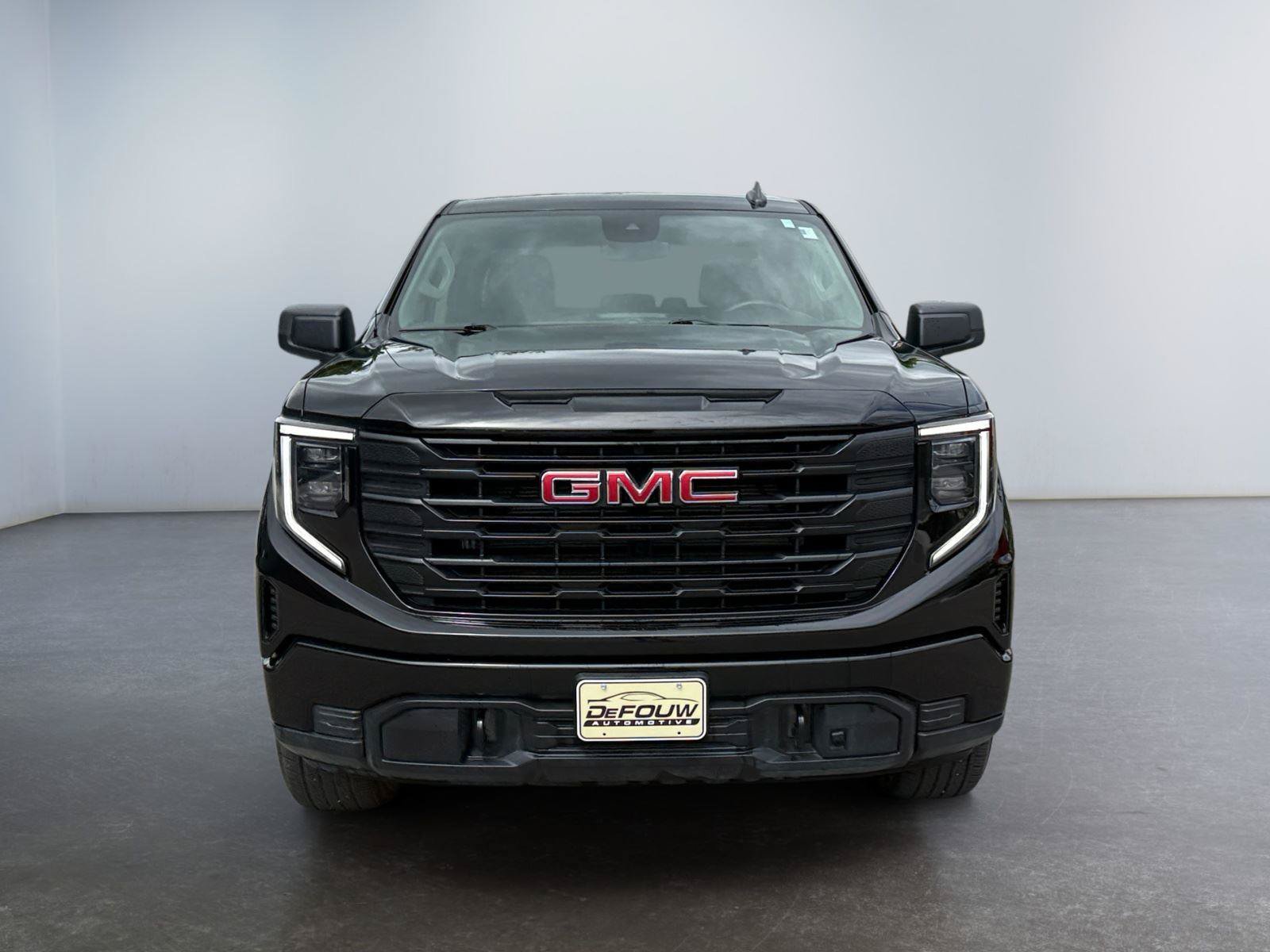 Used 2024 GMC Sierra 1500 Pro w/ Graphite Edition AWD/4WD image 8