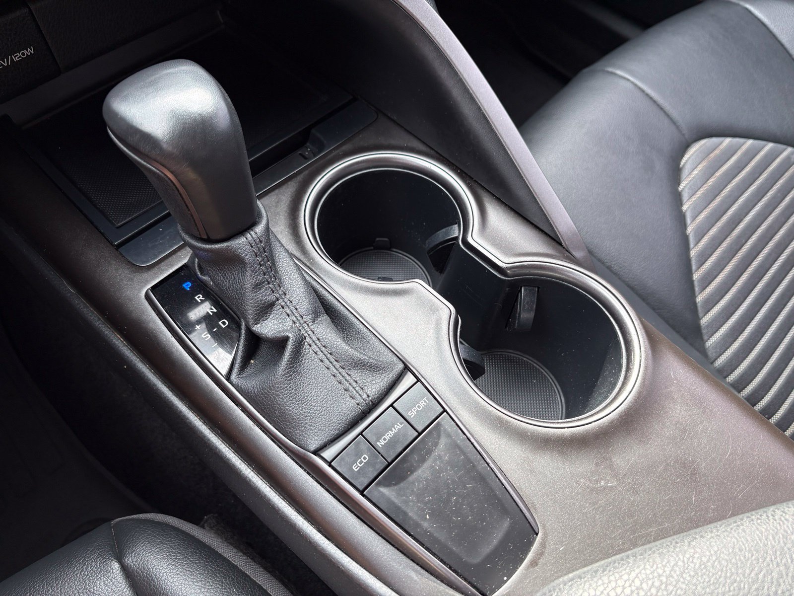 Used 2023 Toyota Camry SE FWD image 18