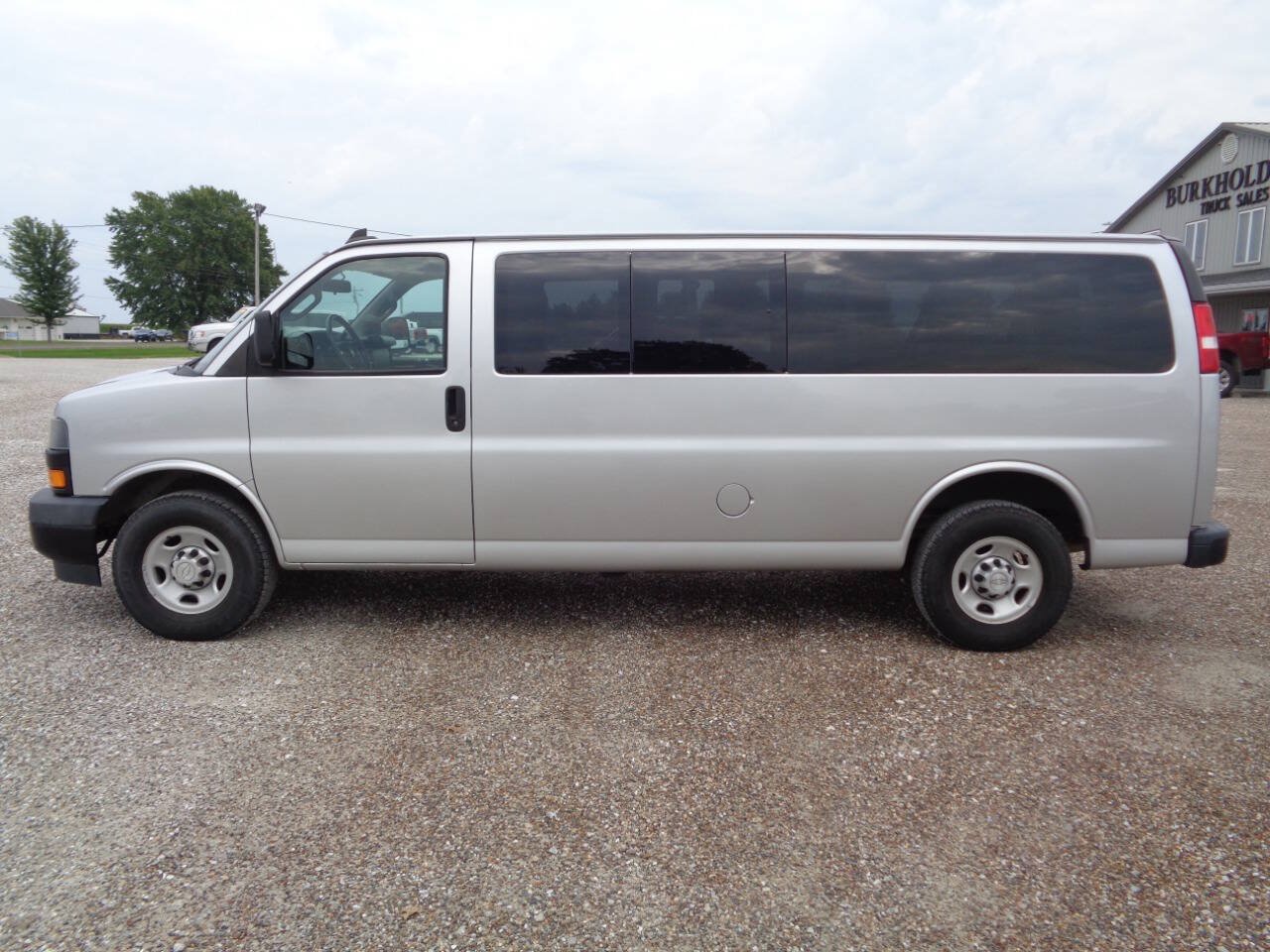 Used 2019 Chevrolet Express 3500 LS RWD image 8