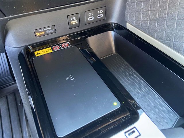 Used 2025 Toyota Camry XLE image 28