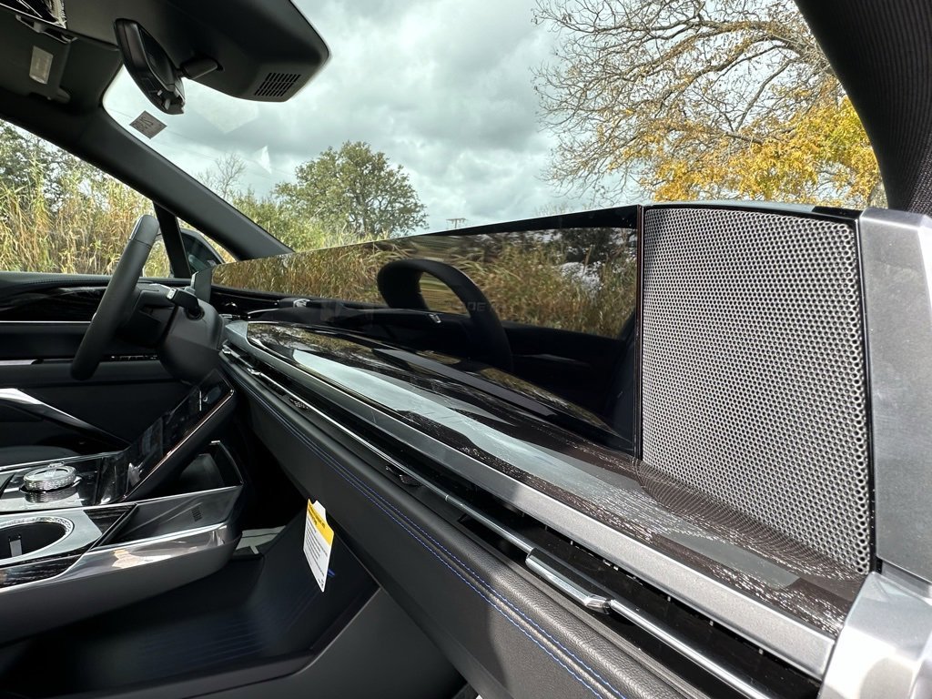 New 2025 Cadillac Escalade IQ Sport 1 w/ LPO, ONYX Package image 16