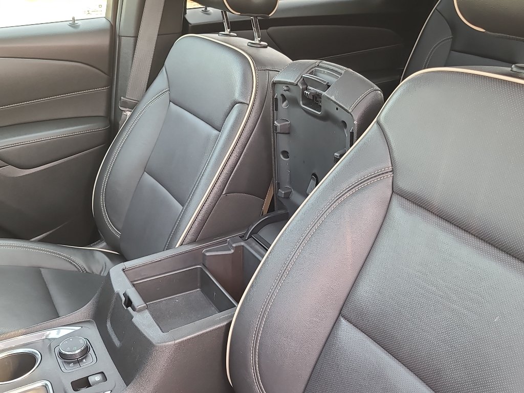 Used 2022 Chevrolet Traverse Premier w/ Redline Edition AWD/4WD image 19