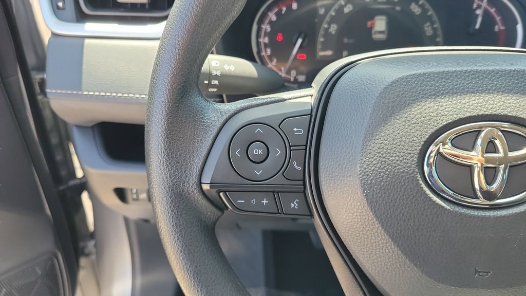 Certified 2025 Toyota RAV4 LE FWD image 25