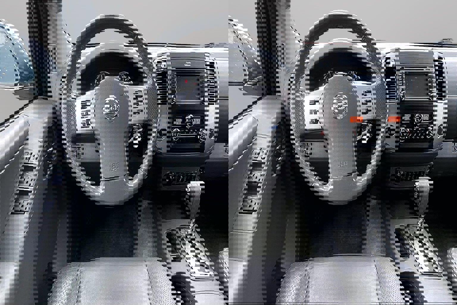 Used 2017 Nissan Frontier SL AWD/4WD image 5