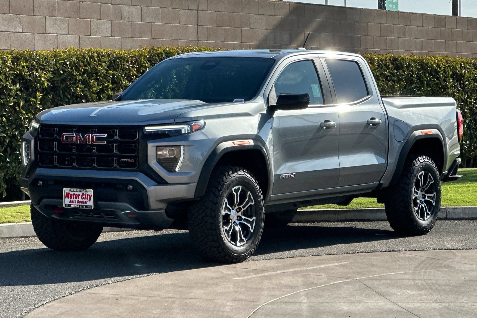 Certified 2023 GMC Canyon AT4 w/ AT4 Premium Package AWD/4WD image 8