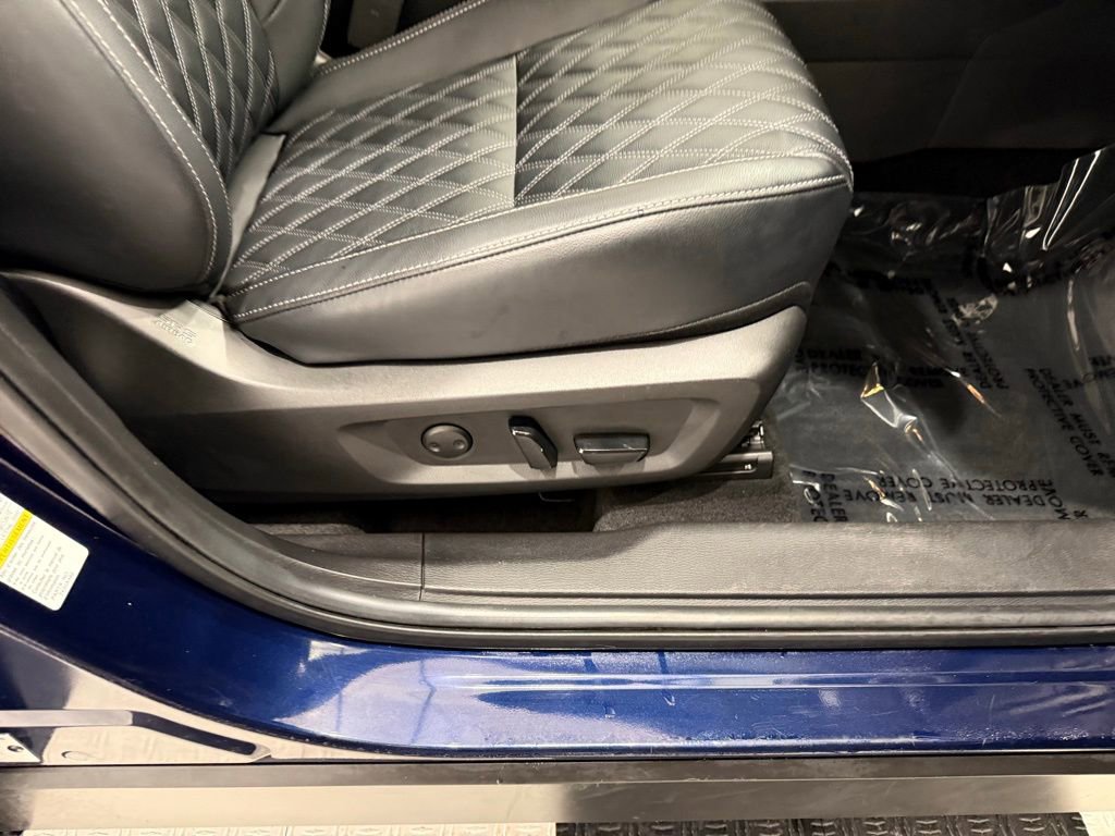 Used 2024 Mitsubishi Outlander SEL Black Edition image 23