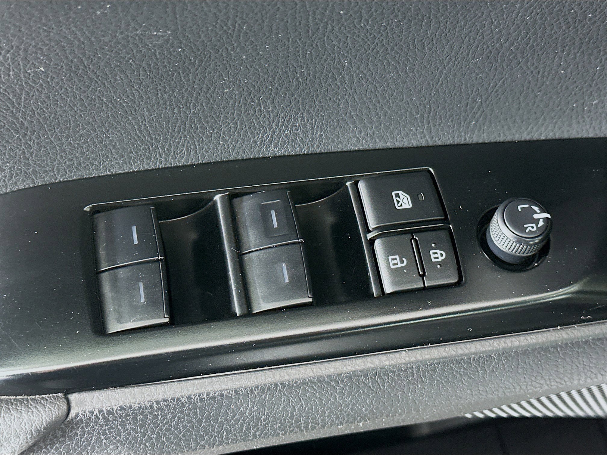 Used 2025 Toyota Camry LE image 15