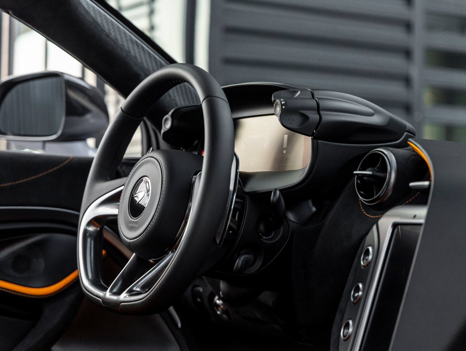 Used 2026 McLaren 750S Spider RWD image 41