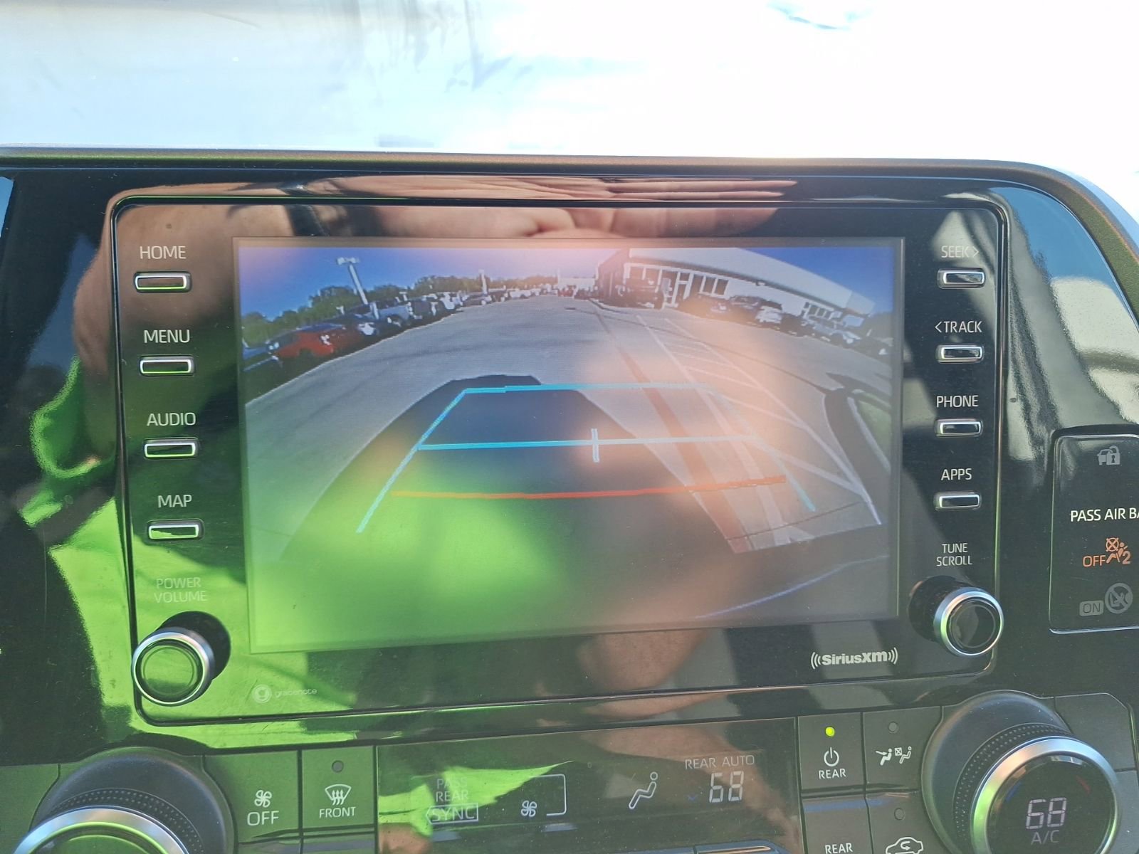 Used 2022 Toyota Highlander L image 23