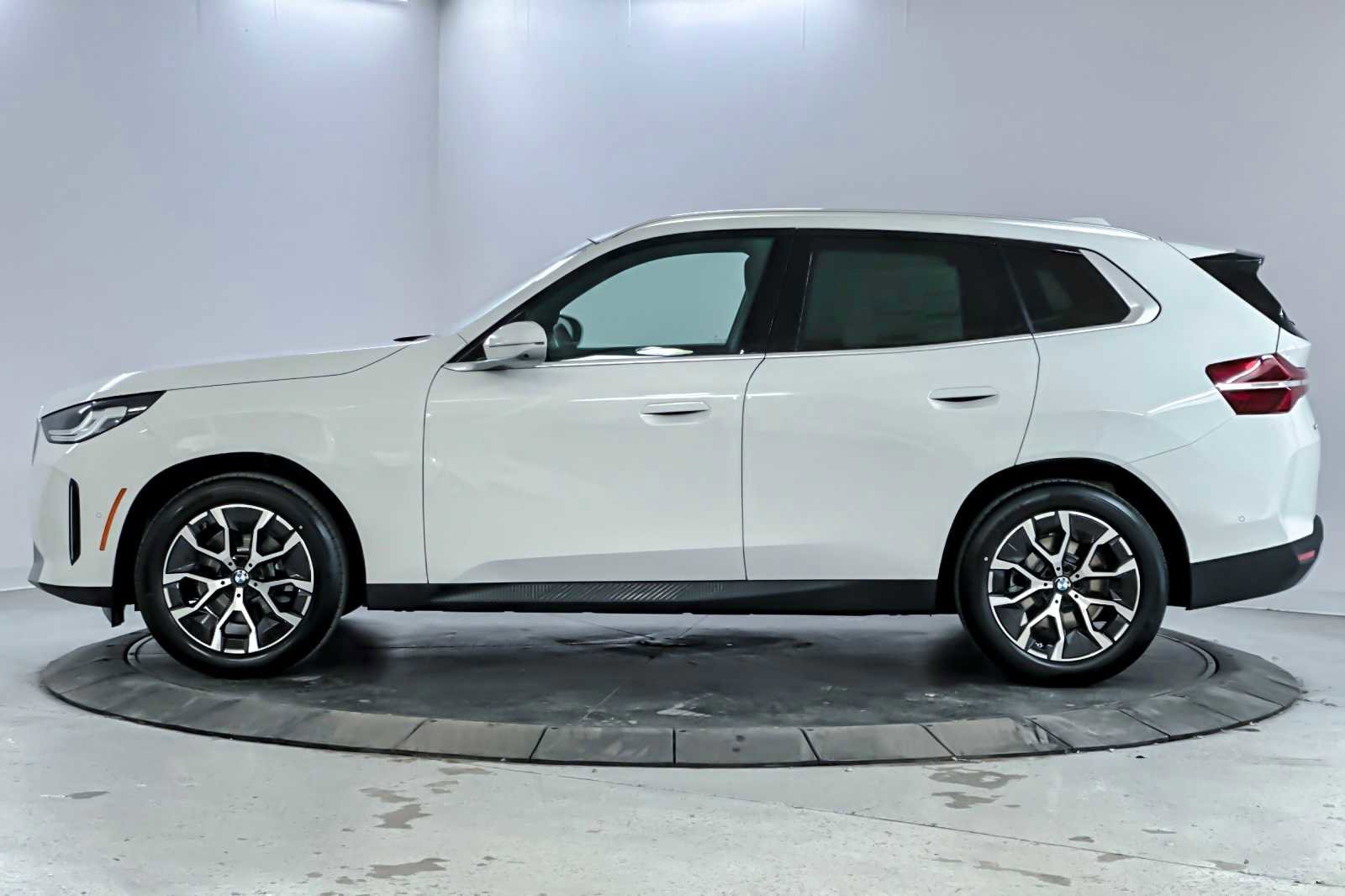 Used 2026 BMW X3 xDrive30 w/ Premium Package image 5