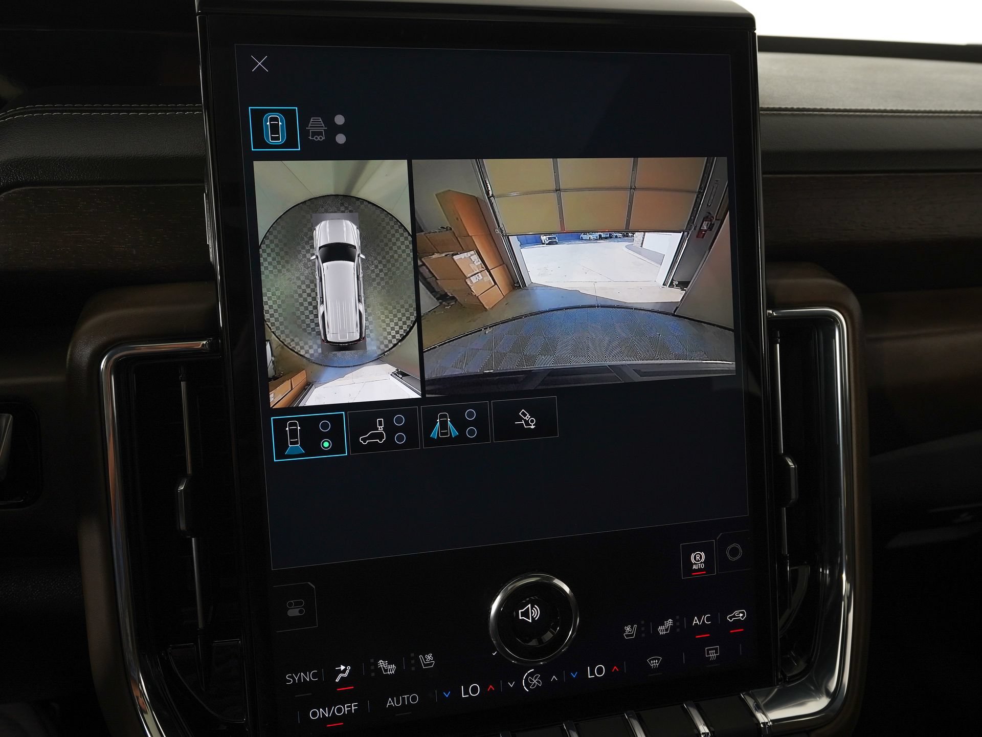 Used 2026 GMC Yukon XL Denali Ultimate w/ LPO, Floor Liner Package AWD/4WD image 28