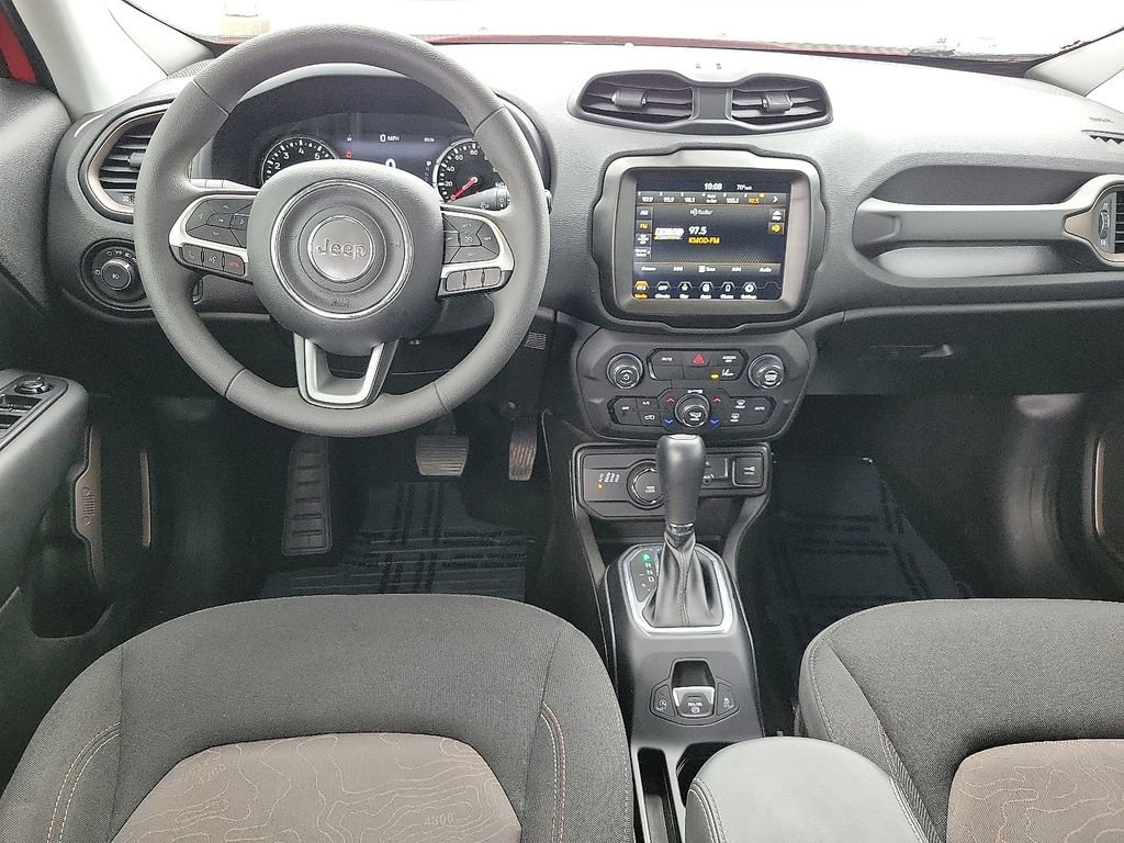 Used 2023 Jeep Renegade Latitude image 10