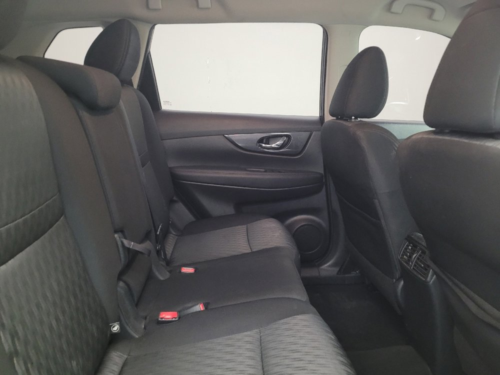 Used 2018 Nissan Rogue S image 19