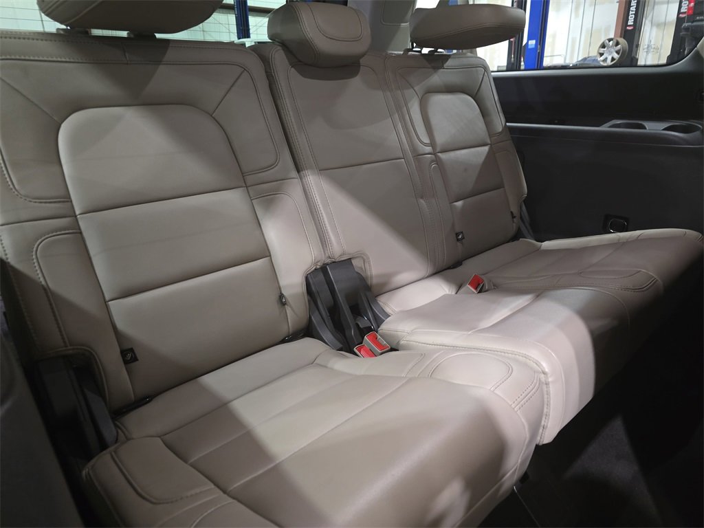 Used 2022 Lincoln Navigator L Reserve image 12