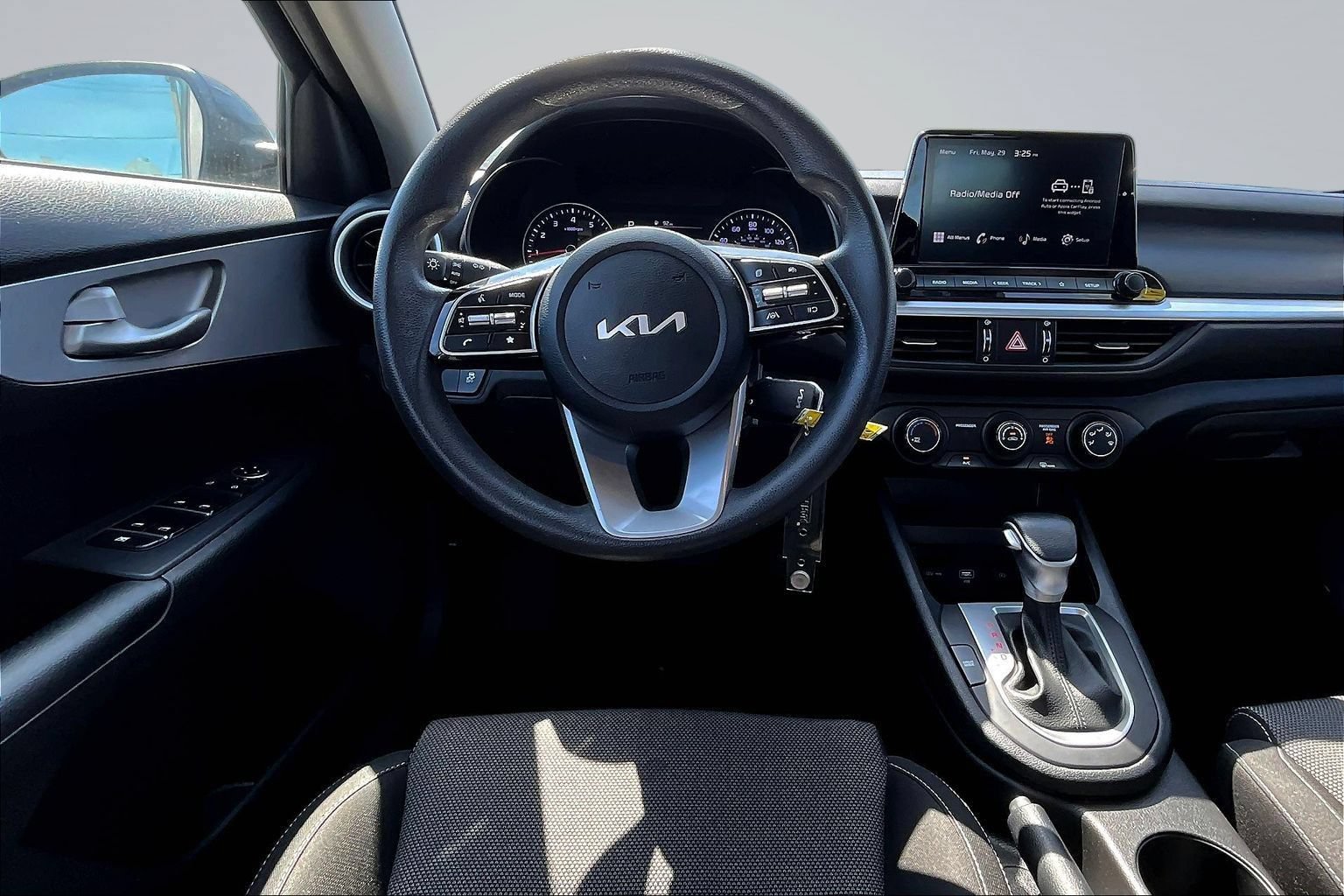 Used 2024 Kia Forte LXS FWD image 9