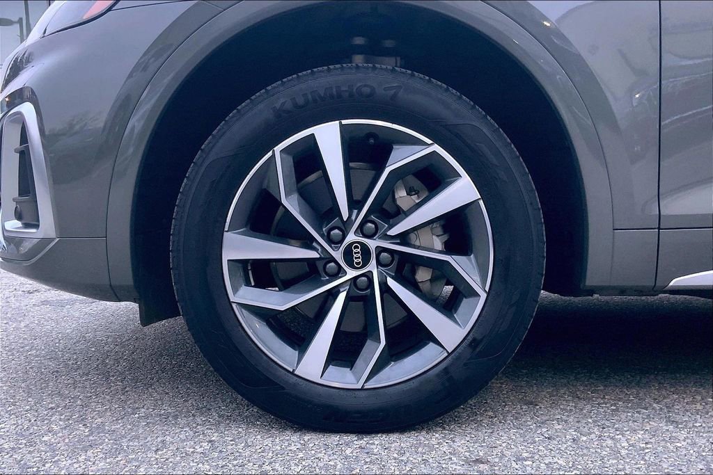 Certified 2023 Audi Q5 2.0T Premium w/ Convenience Package image 11