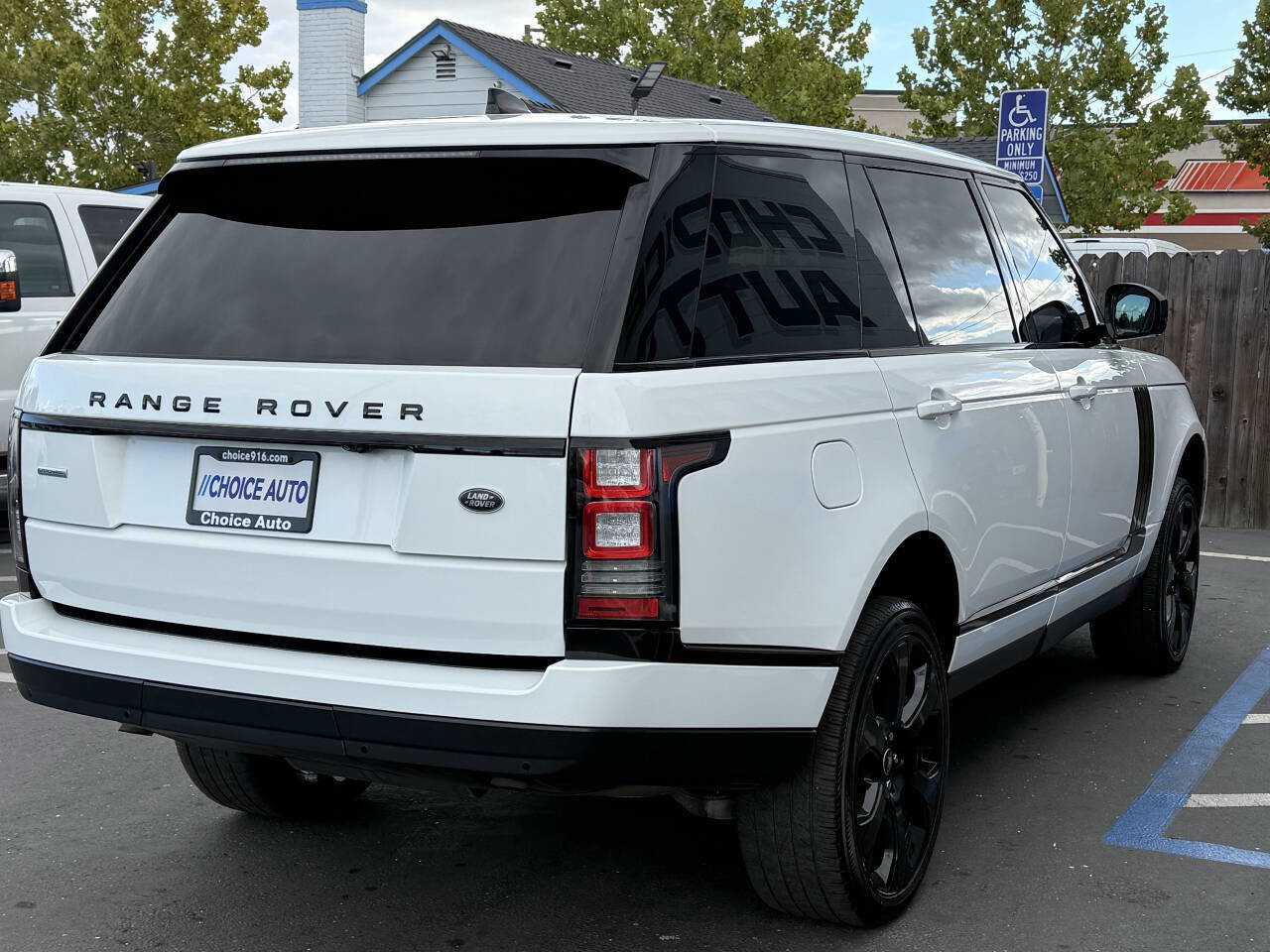 Used 2017 Land Rover Range Rover Long Wheelbase Supercharged image 5