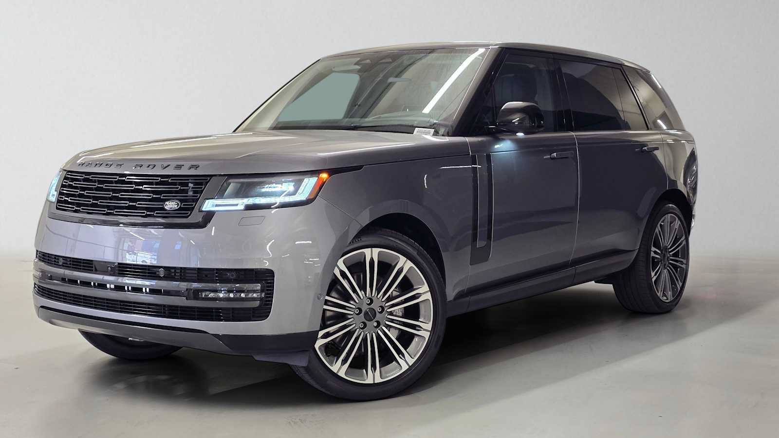 New 2026 Land Rover Range Rover Long Wheelbase SE