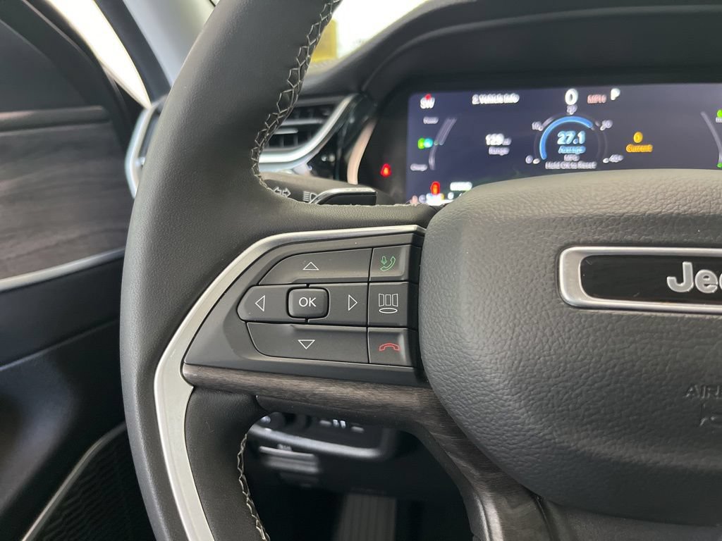 Used 2023 Jeep Grand Cherokee 4WD 4xe image 7