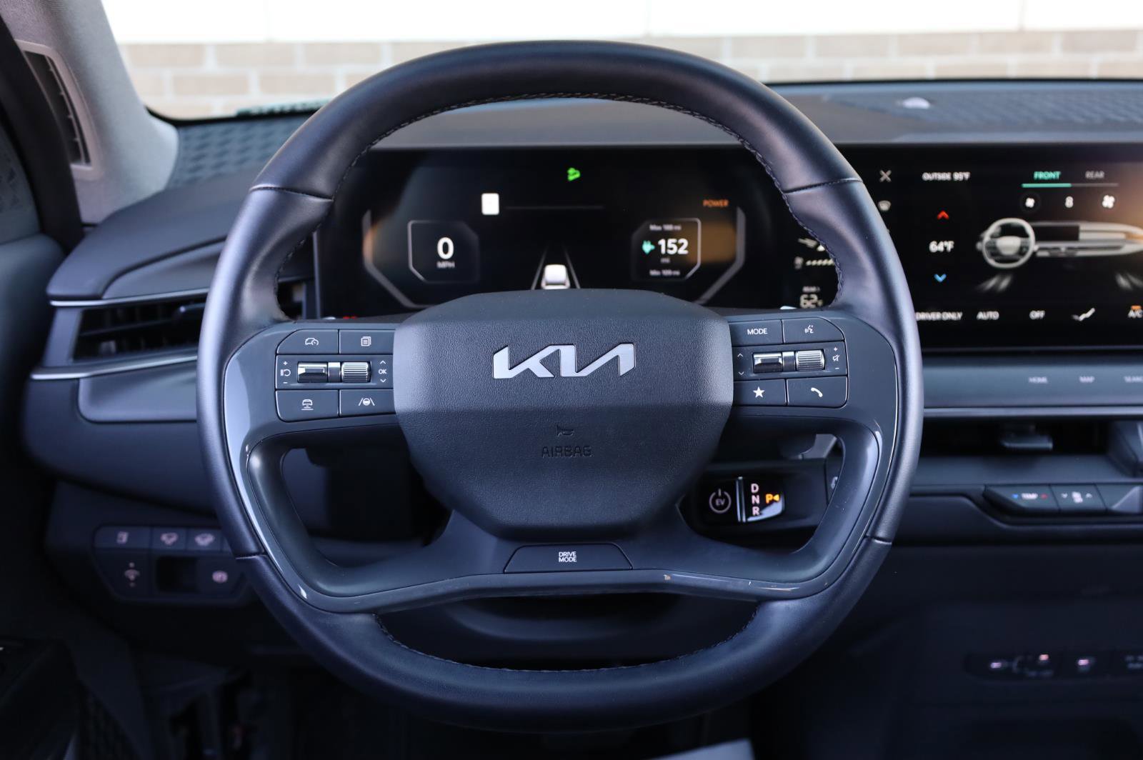 Used 2024 Kia EV9 Light Long Range RWD image 33