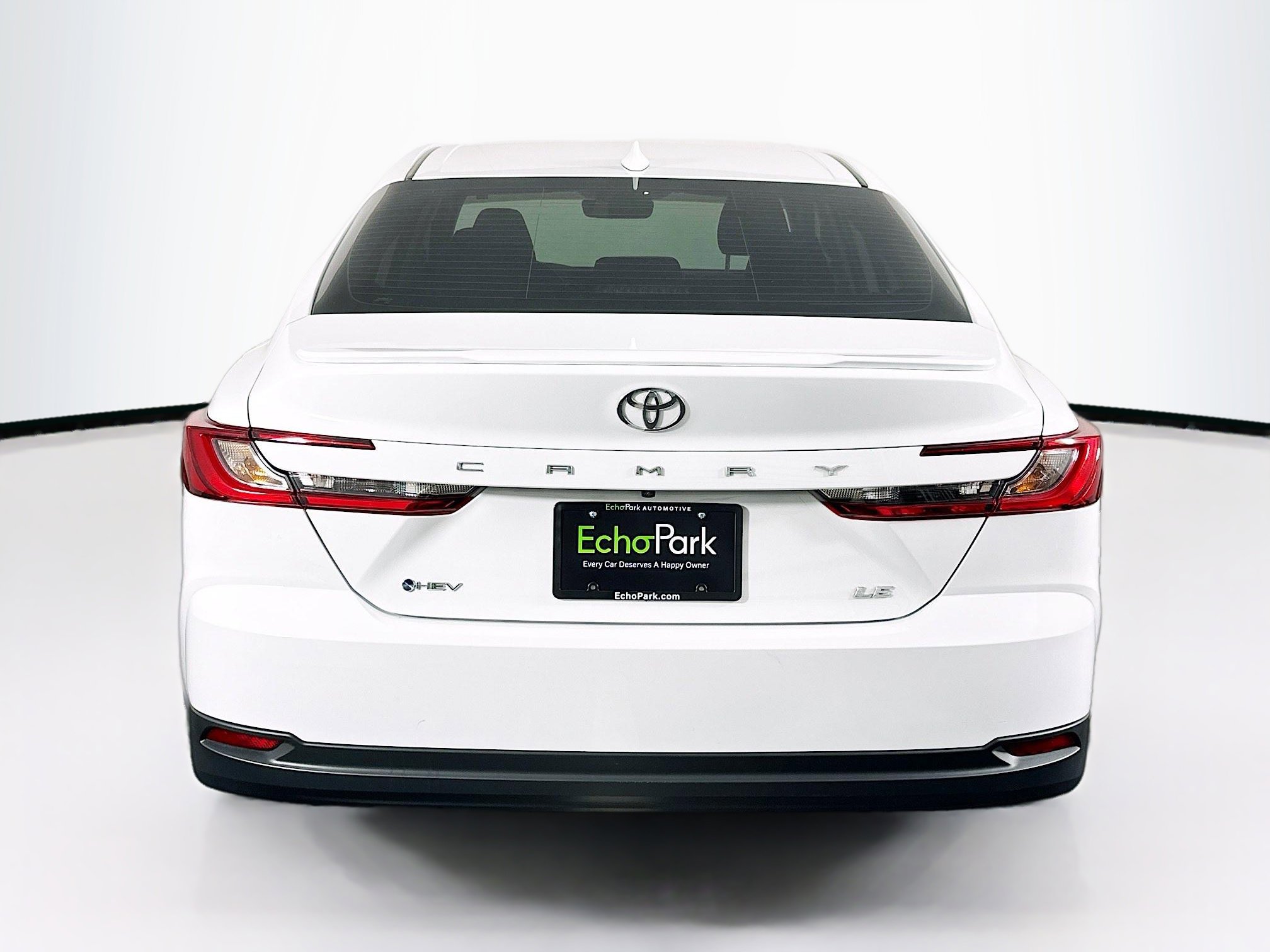 Used 2025 Toyota Camry LE image 7