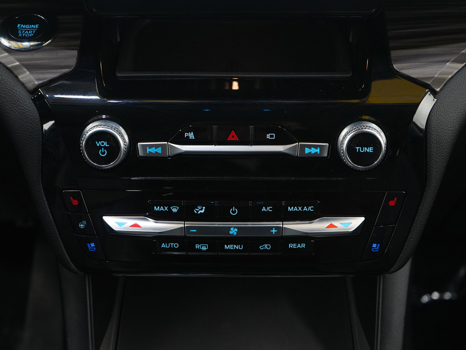 Used 2023 Ford Explorer Limited image 18