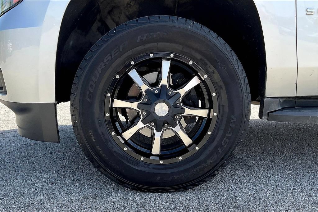 Used 2015 Chevrolet Suburban LT AWD/4WD image 31