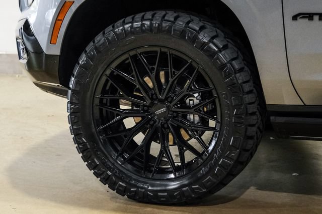 Used 2026 GMC Yukon AT4 w/ AT4 Premium Plus Package AWD/4WD image 9