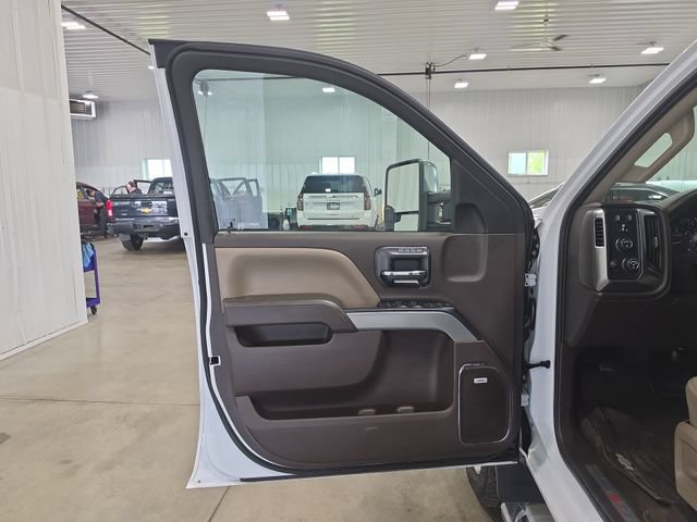 Used 2017 Chevrolet Silverado 2500 LTZ w/ Vortec Plus Package AWD/4WD image 24