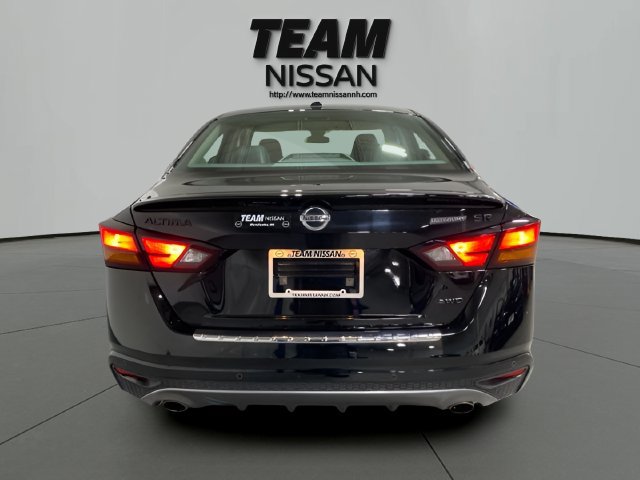 Used 2022 Nissan Altima 2.5 SR w/ Midnight Edition Package AWD/4WD image 5