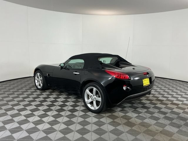 Used 2006 Pontiac Solstice Convertible w/ Premium Package RWD image 8