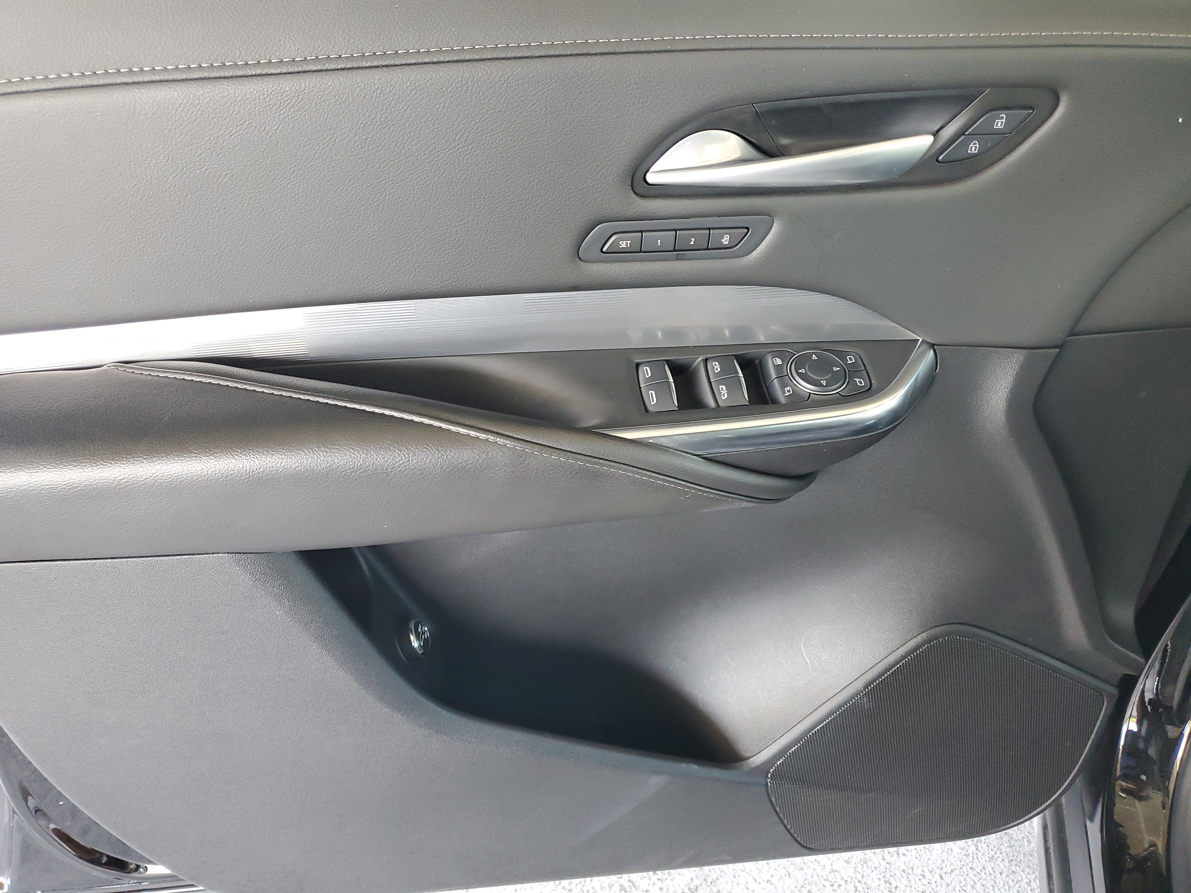 Used 2025 Cadillac XT4 Premium Luxury FWD image 15