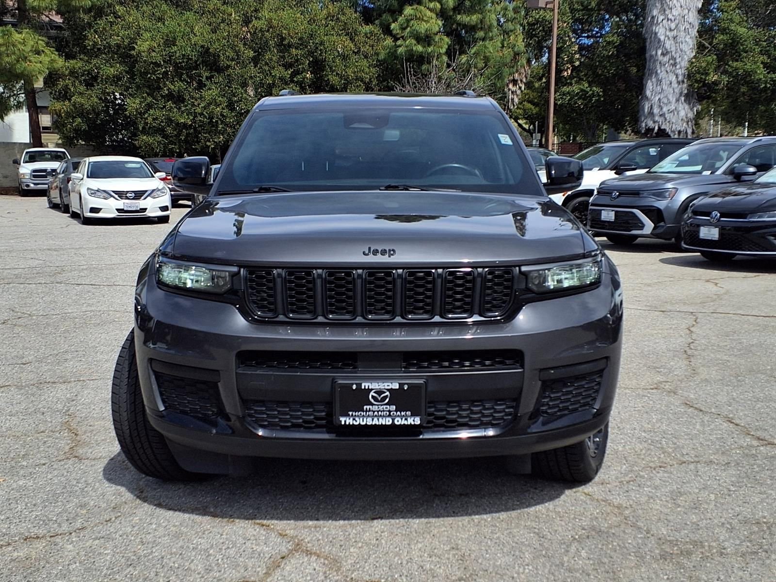 Used 2022 Jeep Grand Cherokee L Laredo AWD/4WD image 2