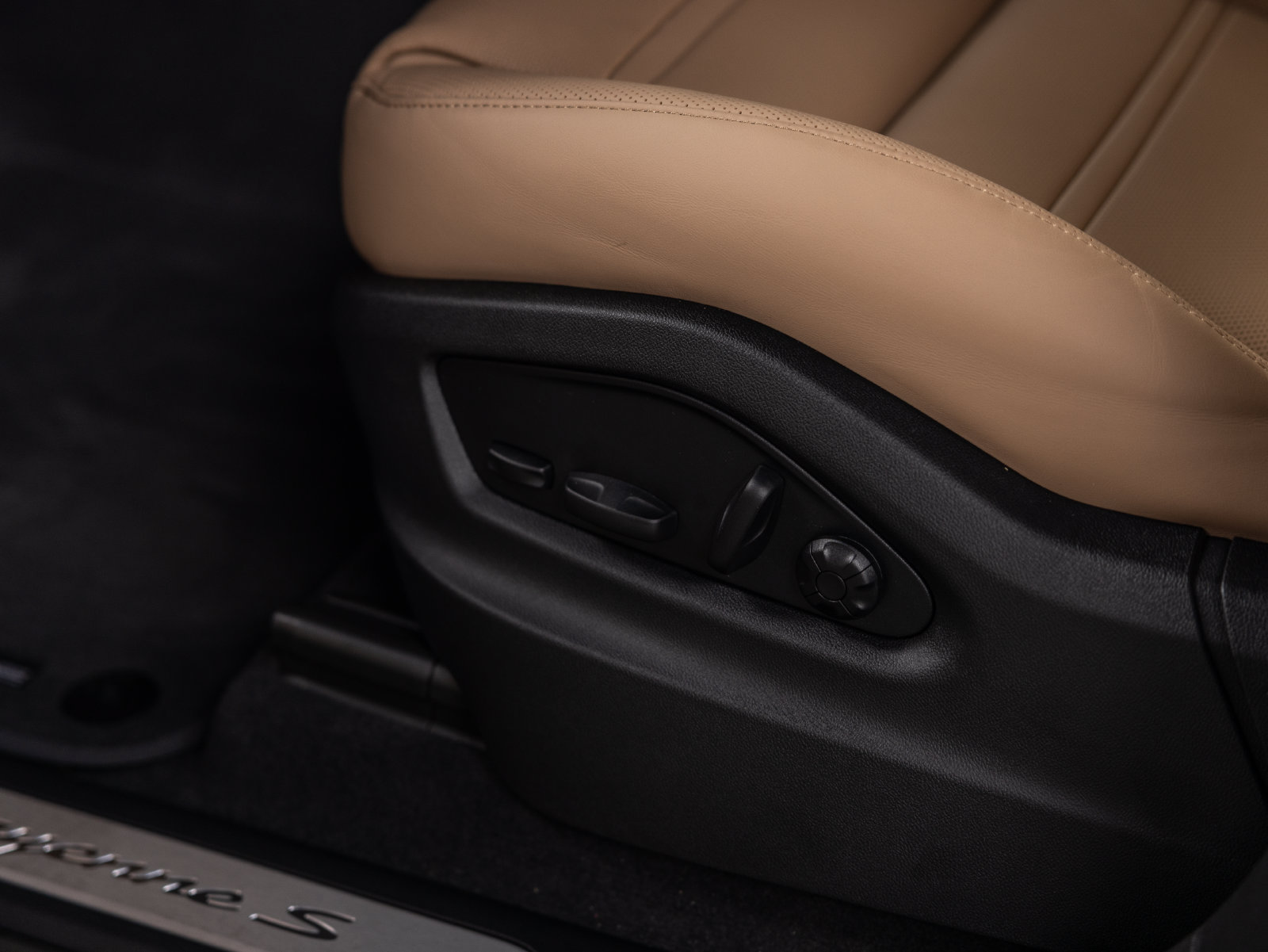 New 2026 Porsche Cayenne S AWD/4WD image 31