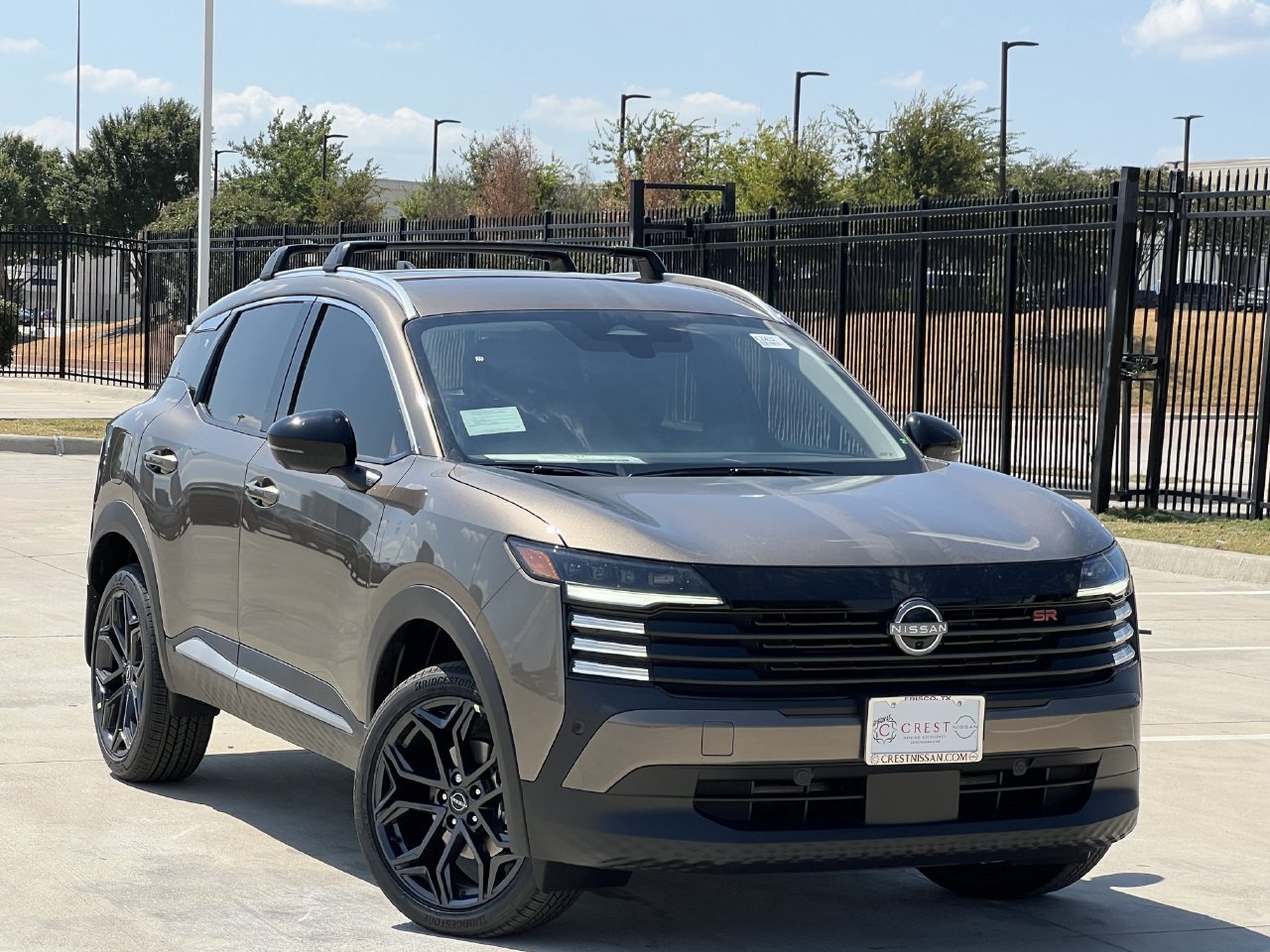 New 2027 Nissan Kicks SR FWD image 2