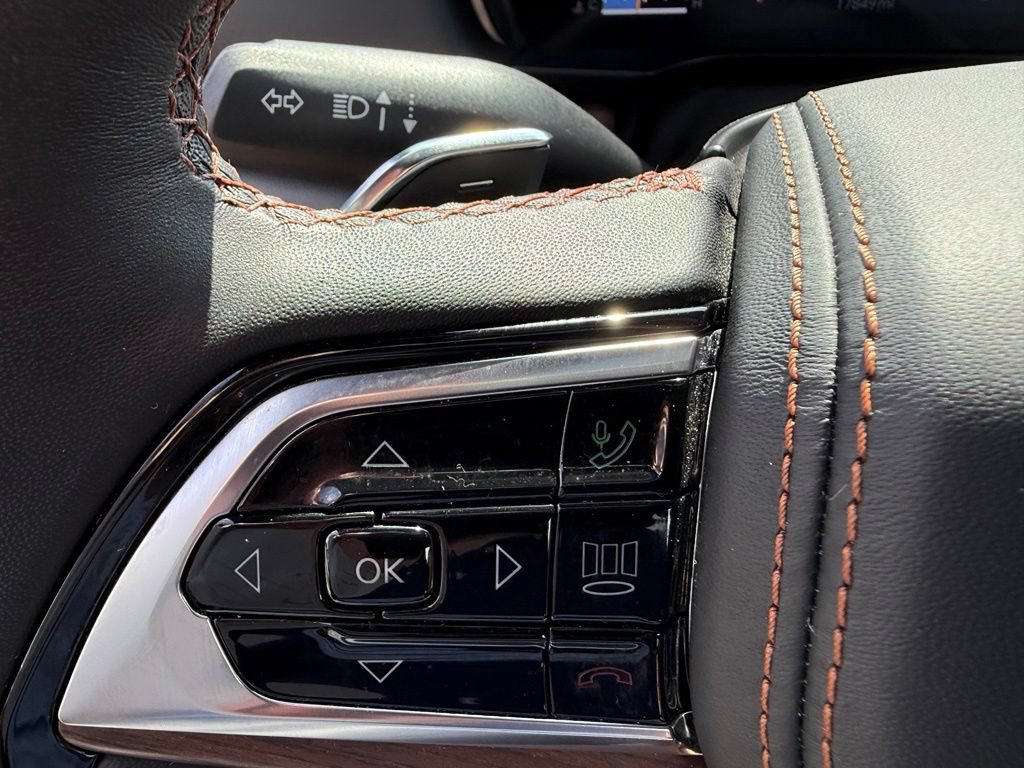 Certified 2025 Jeep Grand Cherokee L Summit AWD/4WD image 37