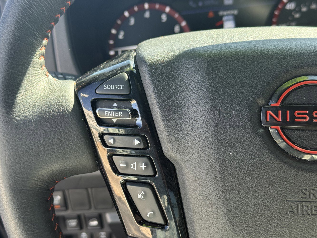 Used 2023 Nissan Frontier PRO-4X w/ Pro-4X Premium Package image 17