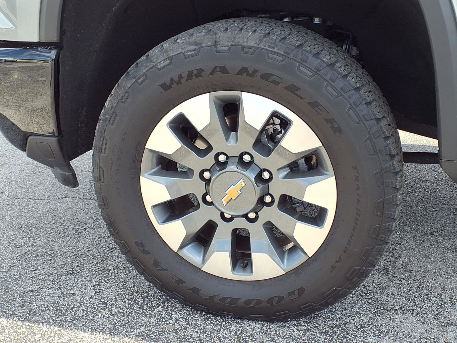 Used 2025 Chevrolet Silverado 2500 Custom w/ Custom Convenience Package AWD/4WD image 27