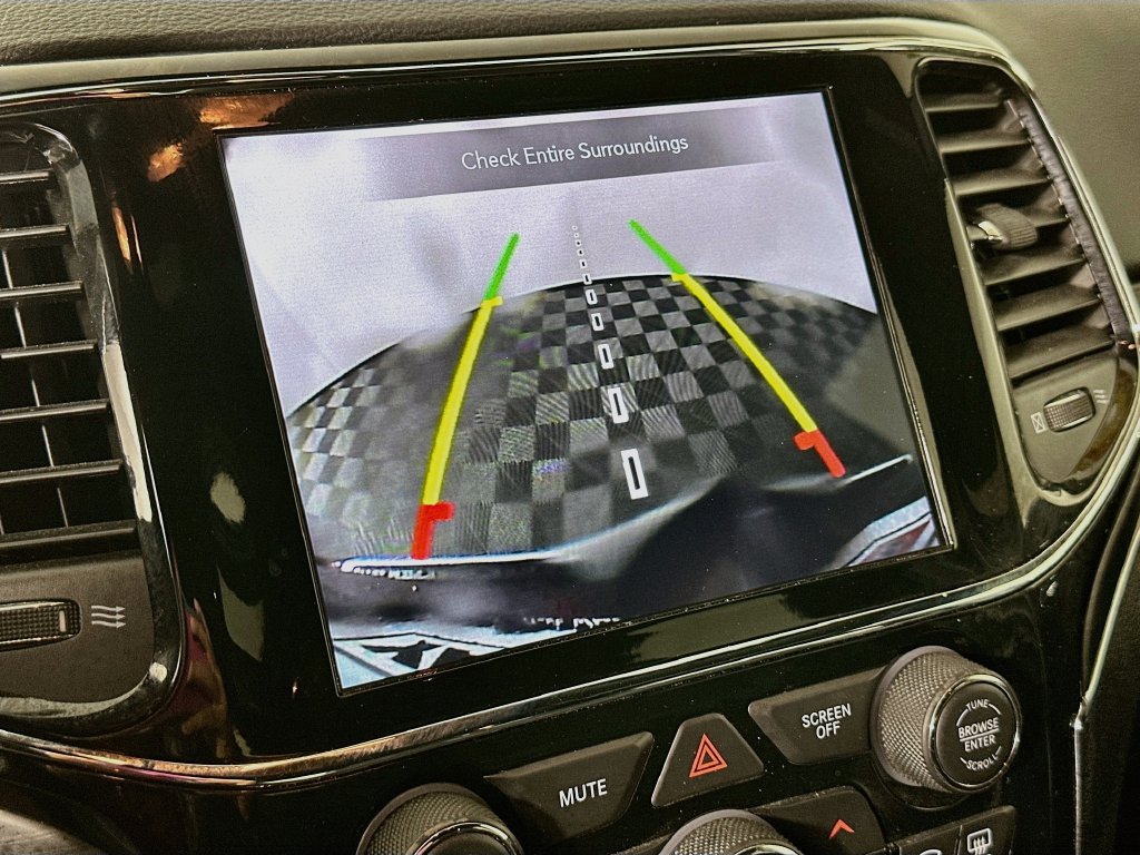 Certified 2020 Jeep Grand Cherokee Limited AWD/4WD image 19