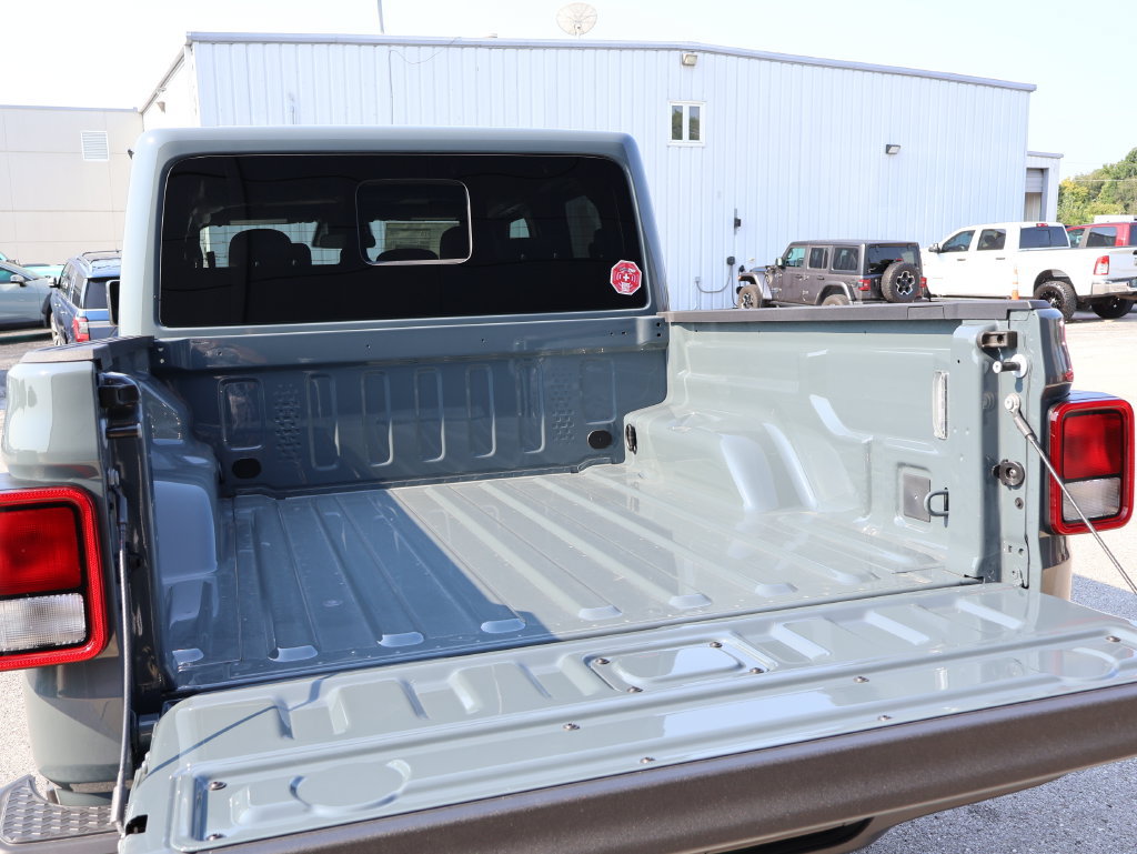 New 2026 Jeep Gladiator Sport AWD/4WD image 14