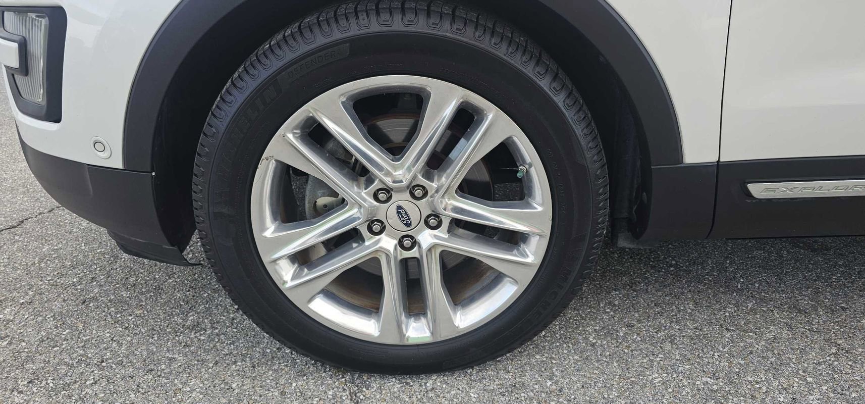 Used 2016 Ford Explorer Limited w/ Equipment Group 301A FWD image 5