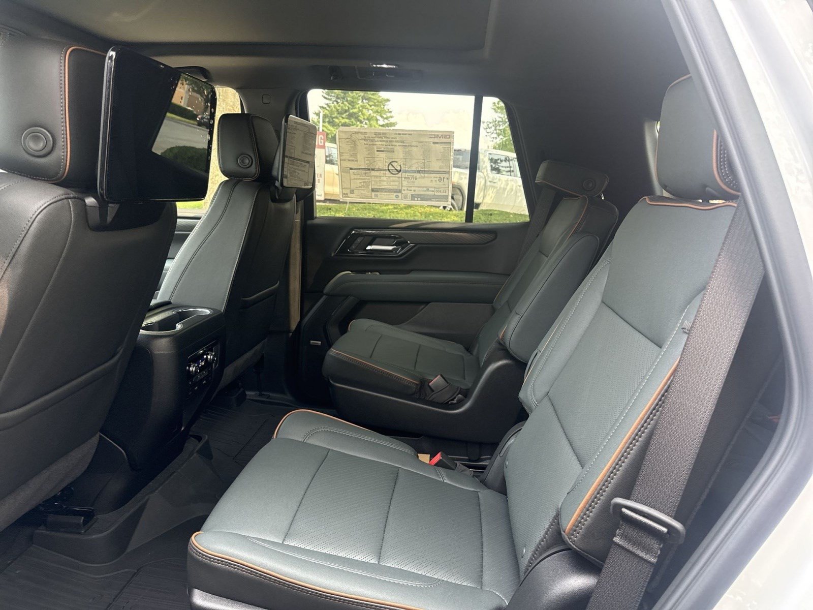 New 2026 GMC Yukon AT4 w/ AT4 Premium Plus Package AWD/4WD image 22