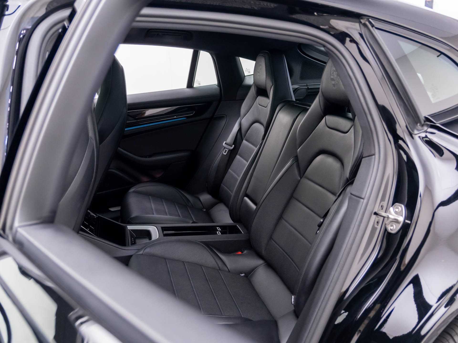 Certified 2025 Porsche Panamera 4 AWD/4WD image 17