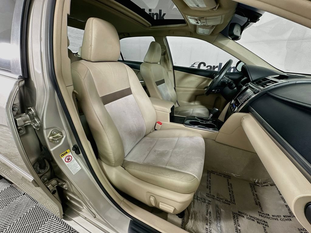Used 2014 Toyota Camry XLE w/ Leather Package FWD image 34