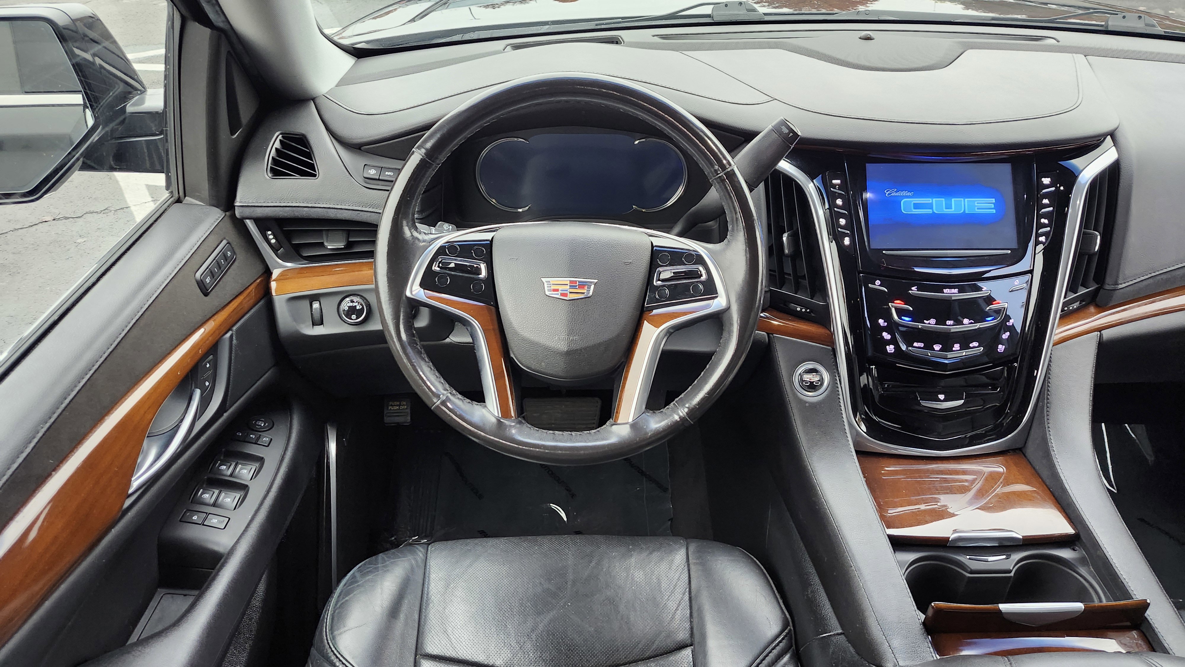 Used 2018 Cadillac Escalade Luxury image 23