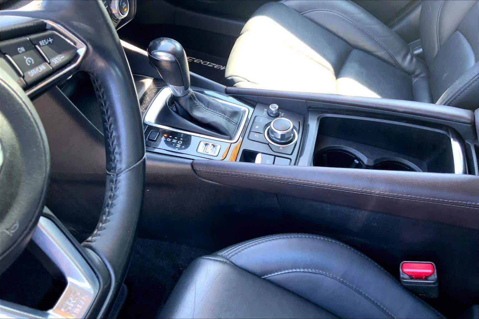 Used 2018 MAZDA MAZDA3 Touring FWD image 15