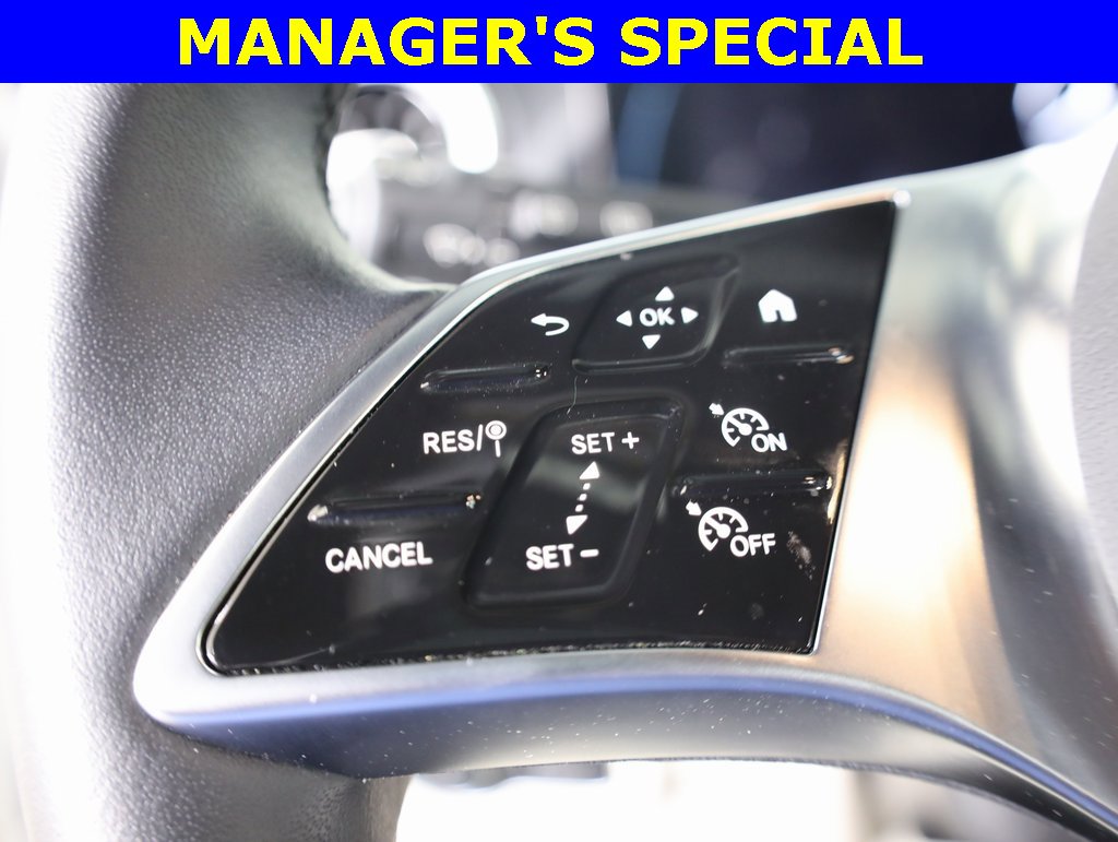 Used 2025 Mercedes-Benz GLA 250 4MATIC image 13