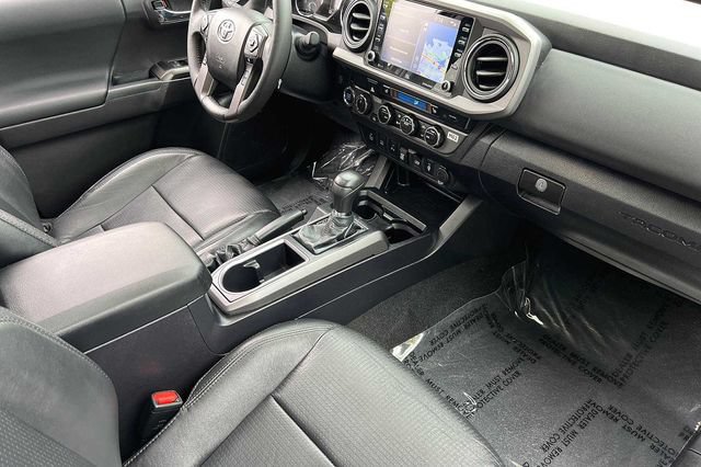 Used 2022 Toyota Tacoma TRD Off-Road w/ TRD Premium Off Road Package AWD/4WD image 21