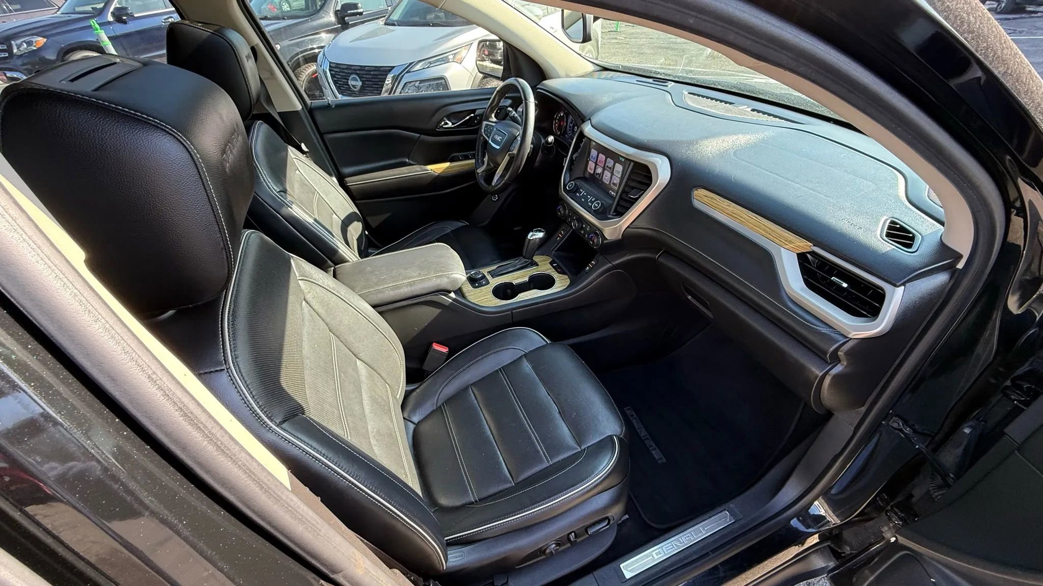 Used 2017 GMC Acadia Denali image 39