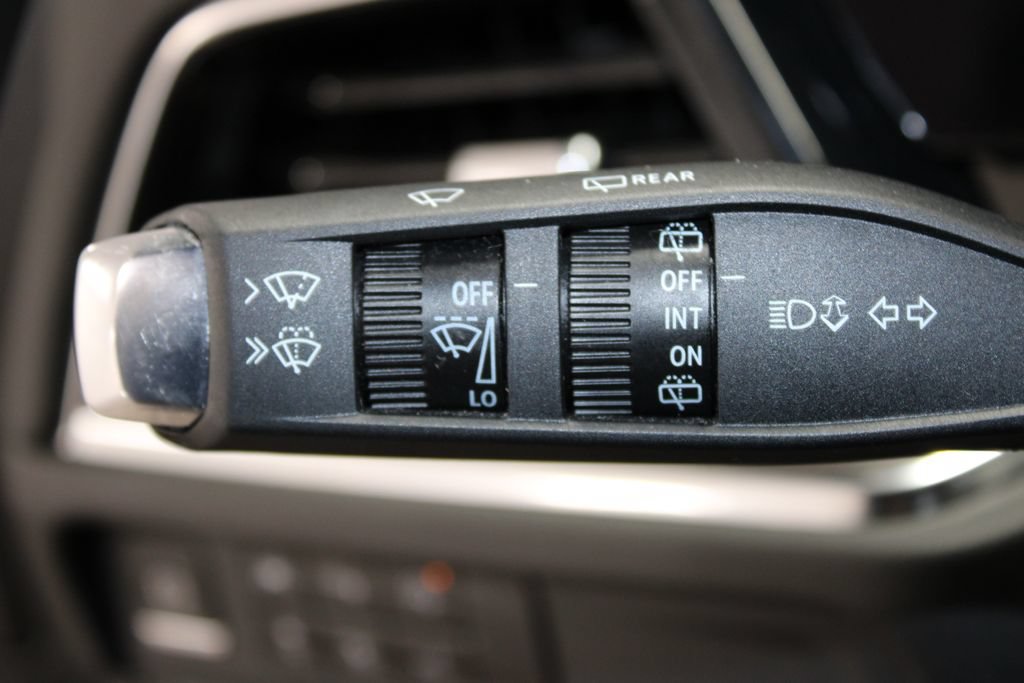 Used 2025 Chevrolet Tahoe Premier RWD image 40